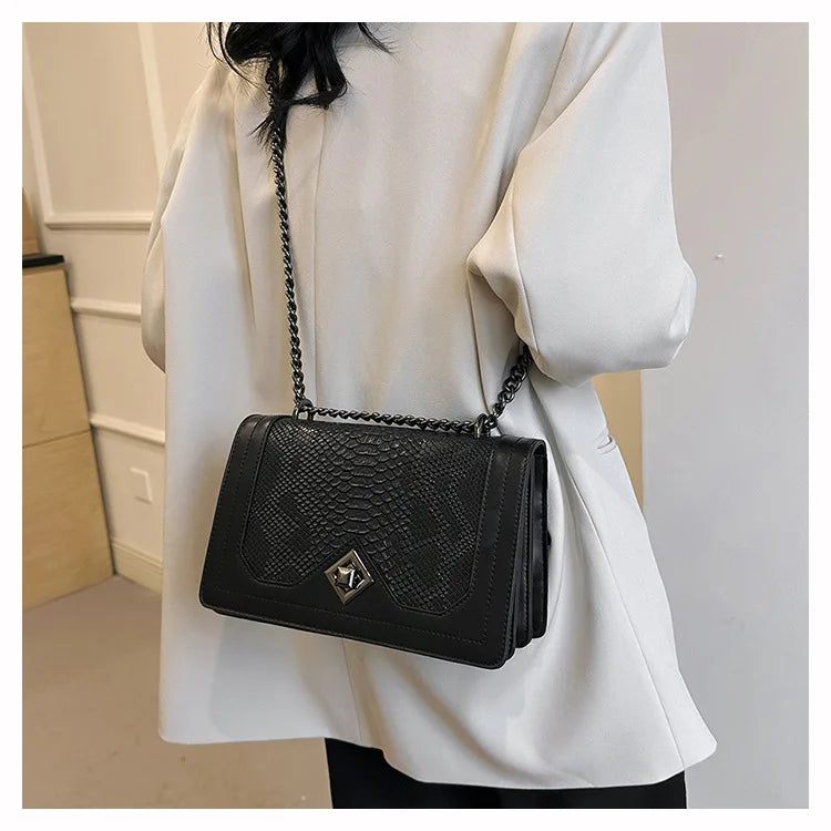 Retro European Small Square Bag – The Fiorella