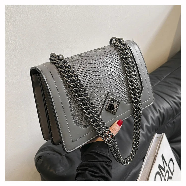 Retro European Small Square Bag – The Fiorella