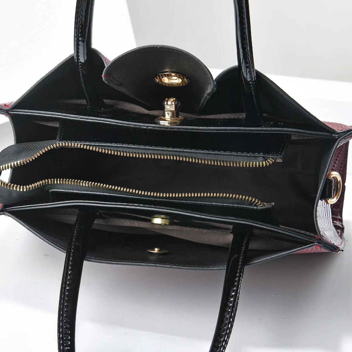 Chic High Quality Leather Handbag – Elara