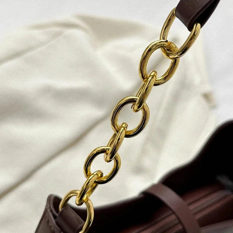 Minimalist Luxury Shoulder Bag – The Isla