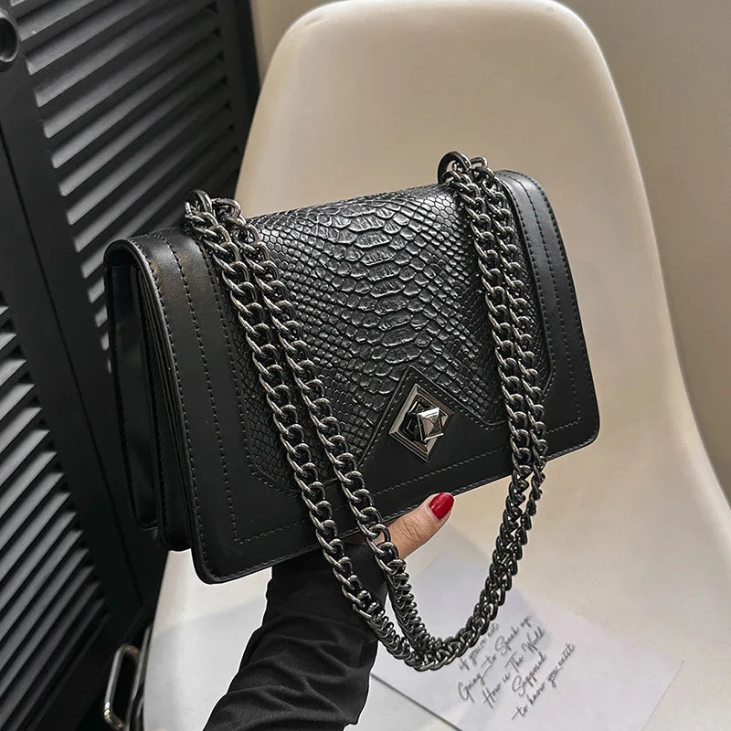 Retro European Small Square Bag – The Fiorella