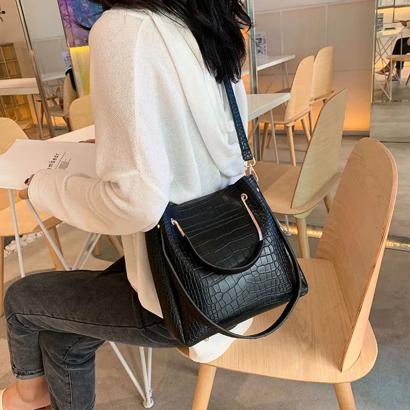 Glam Alligator Leather Shoulder Bag – The Sophia