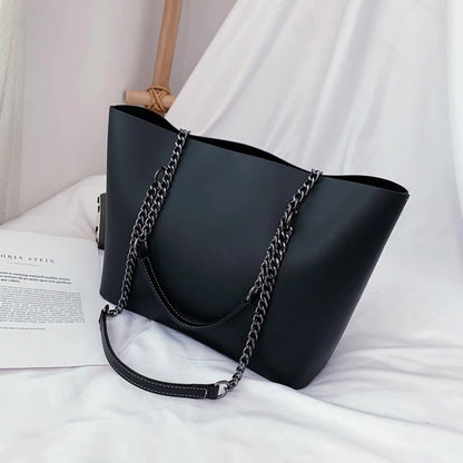Casual Chain Shoulder Handbag – The Colette
