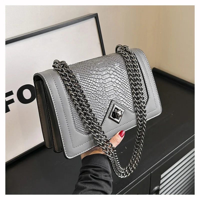 Retro European Small Square Bag – The Fiorella