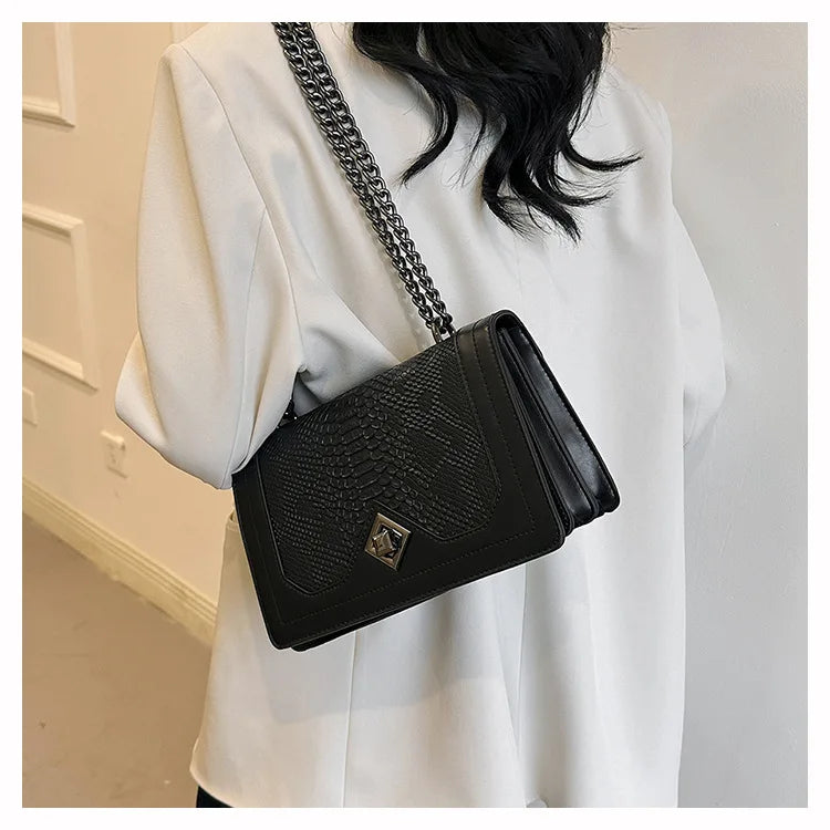 Retro European Small Square Bag – The Fiorella